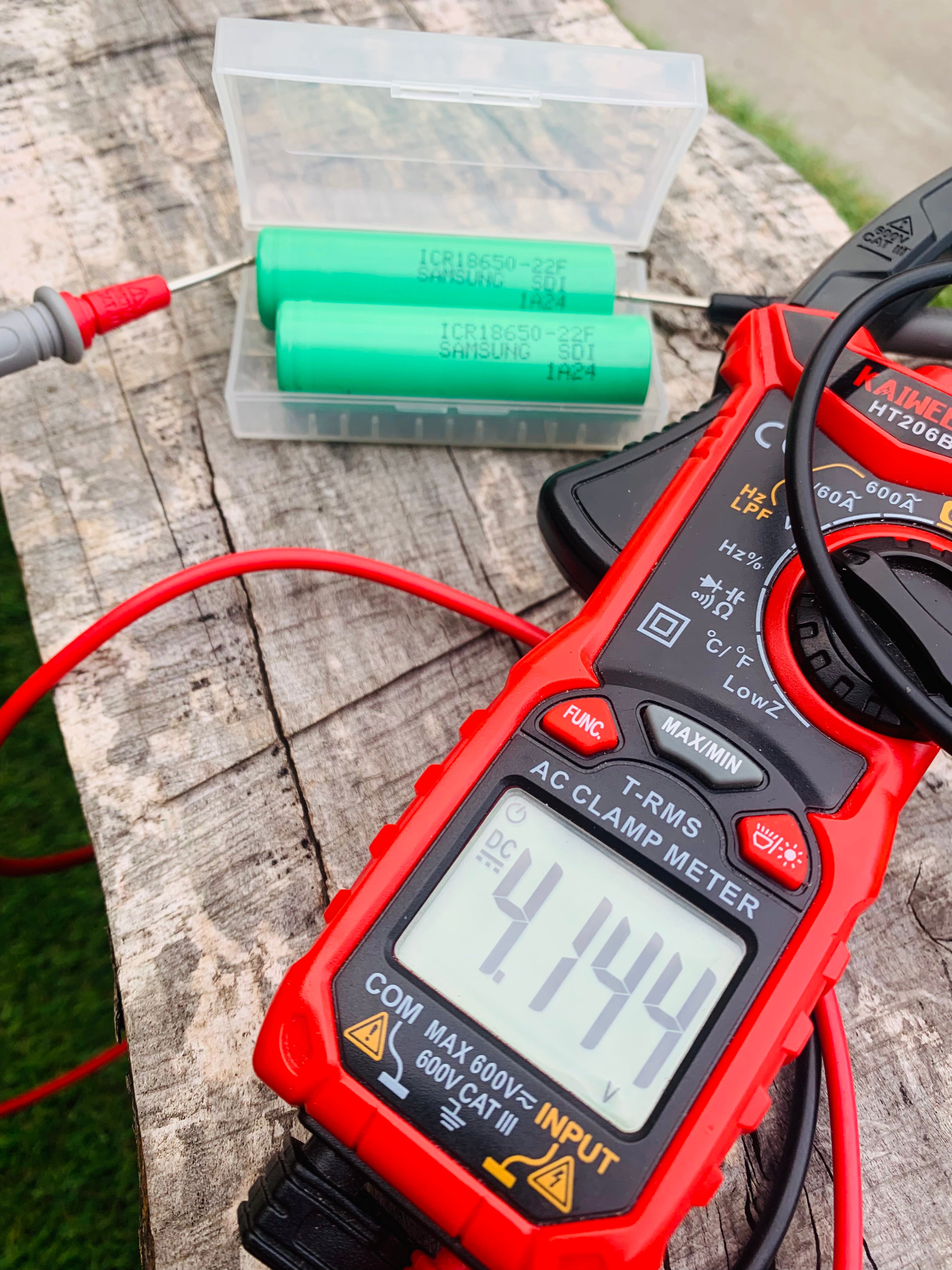 2x Used Samsung ICR 18650 2200mAh Batteries & Case – Fully Tested | UK Stock