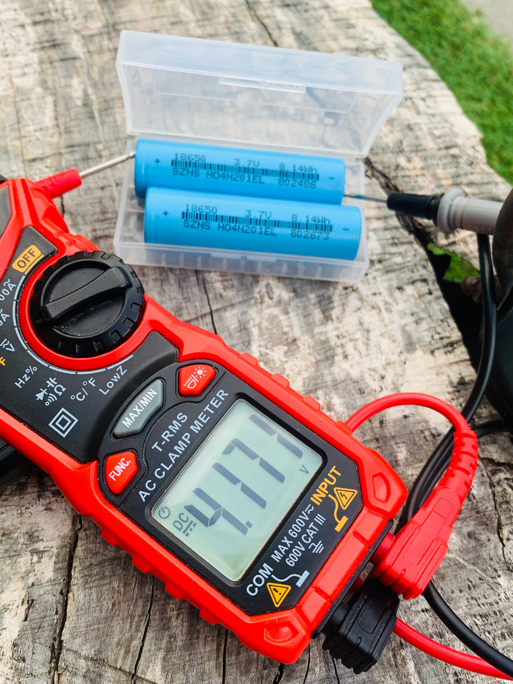 SET 2 X 🔋 18650 Batteries Li-ion SZNS 18650 2200mAh 2.2Ah Holder Case 3.7v 8.14Wh