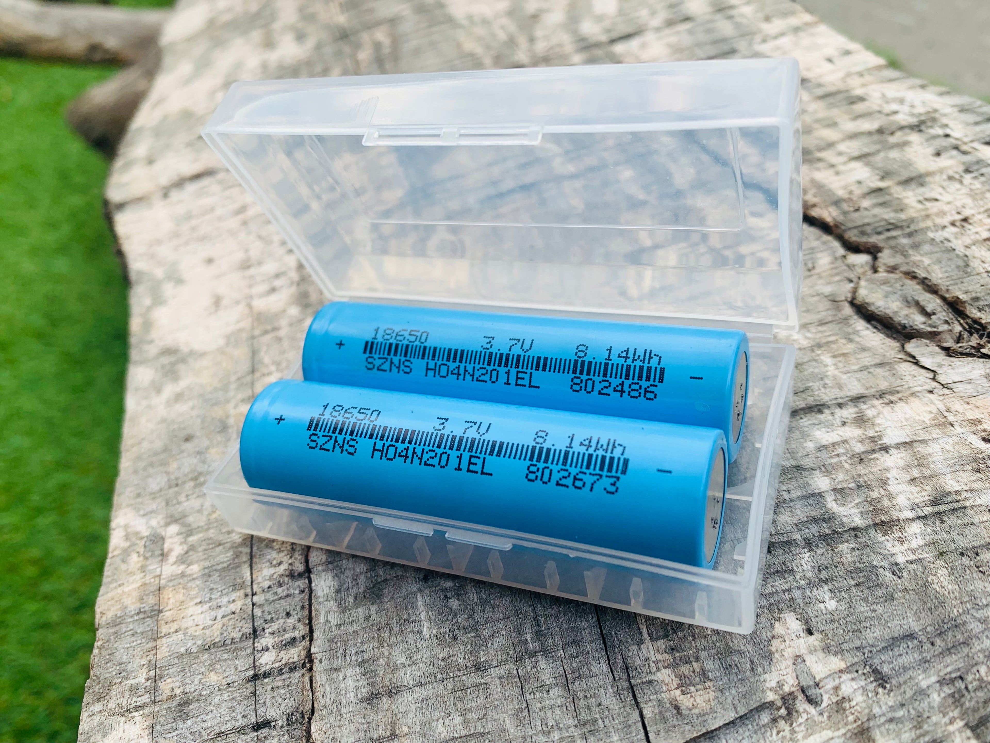 SET 2 X 🔋 18650 Batteries Li-ion SZNS 18650 2200mAh 2.2Ah Holder Case 3.7v 8.14Wh