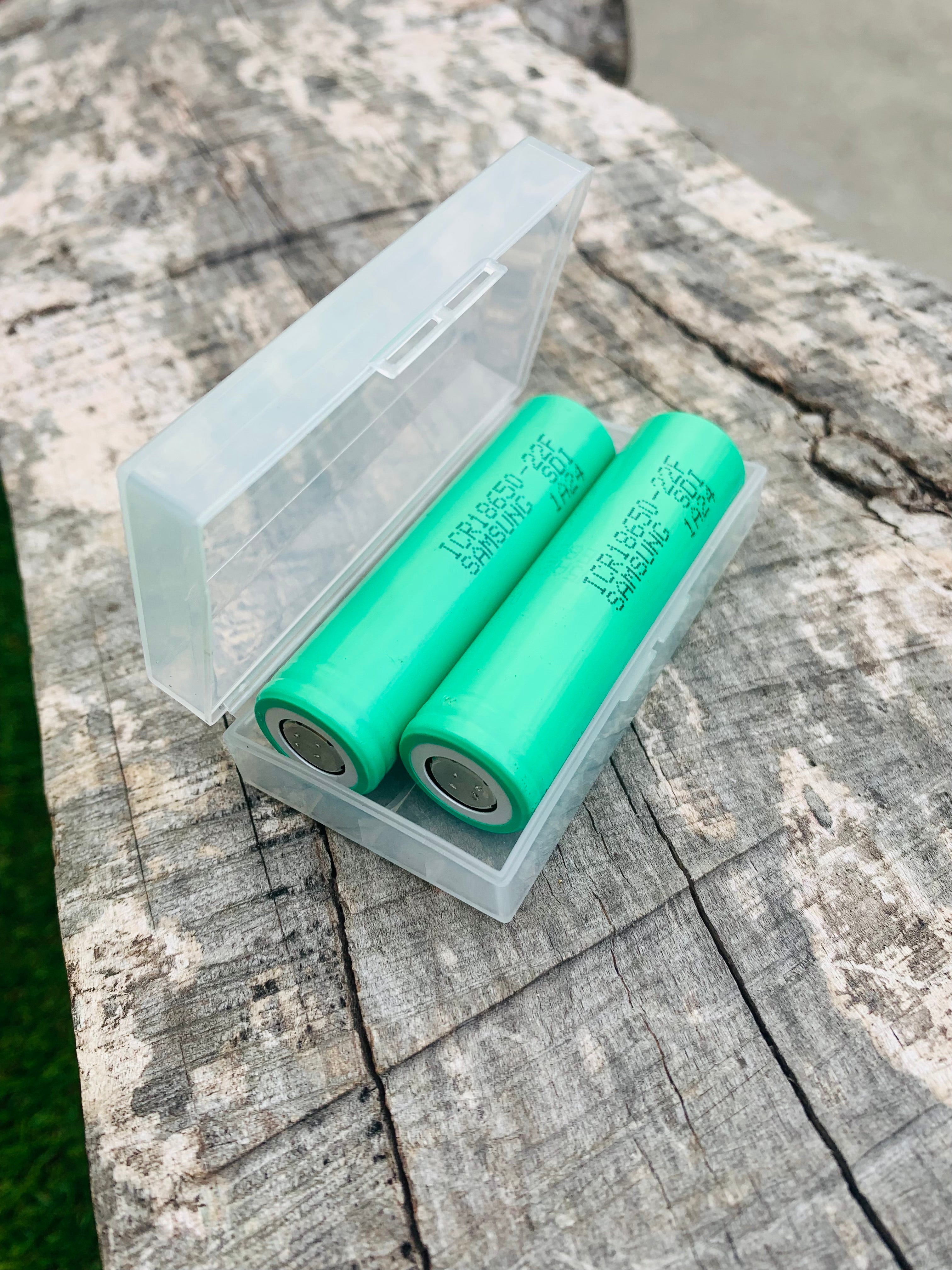 Used Samsung ICR 18650 2200mAh Li-ion battery with protective case