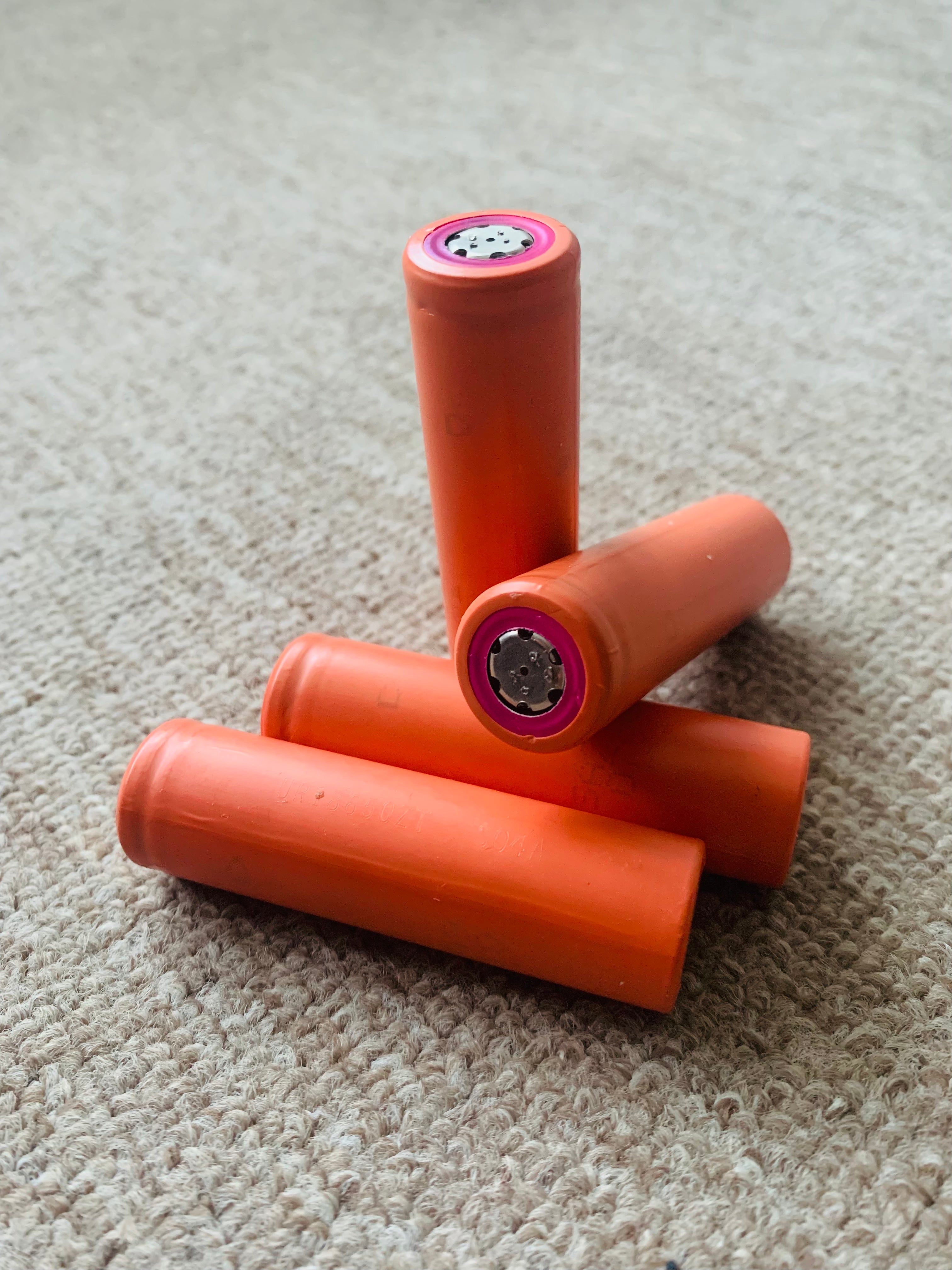 4 x used SANYO Panasonic UR 18650 ZT 2650mAh Li-ion battery bundle